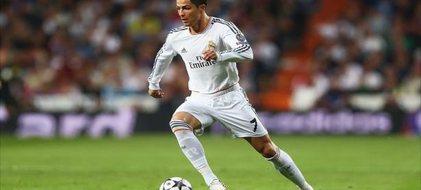 开云平台-赛道上的双星闪耀，梅赛德斯完胜阿斯顿马丁，周冠宇状态火热改写格局