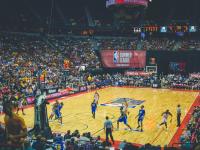 开云体育下载-双城记，利拉德时刻与勇士的悬崖之舞