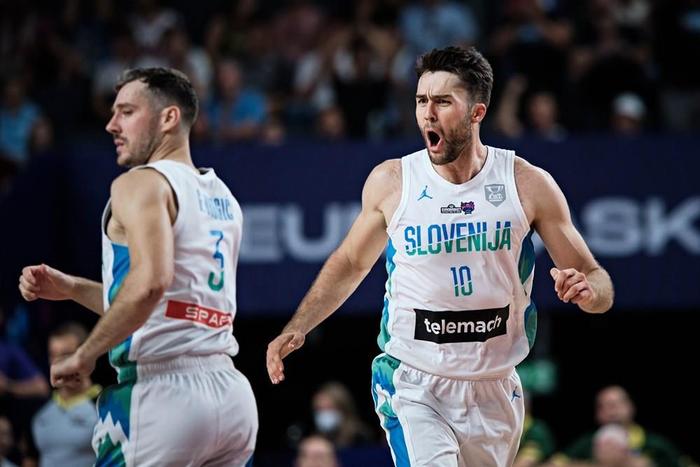 巴塞罗那新援首次首发，助球队战胜强敌