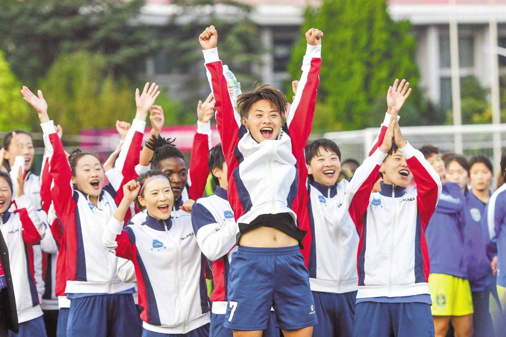 欧洲国家队集训期间心无旁骛，备战大赛的简单介绍