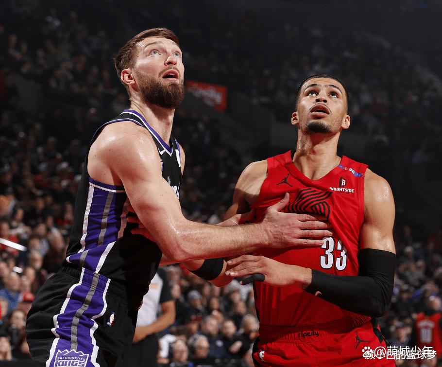 黄蜂惊险取胜,拉文领衔球队联手逆转对手的简单介绍 黄蜂惊险取胜,拉文领衔球队联手逆转对手的简单介绍