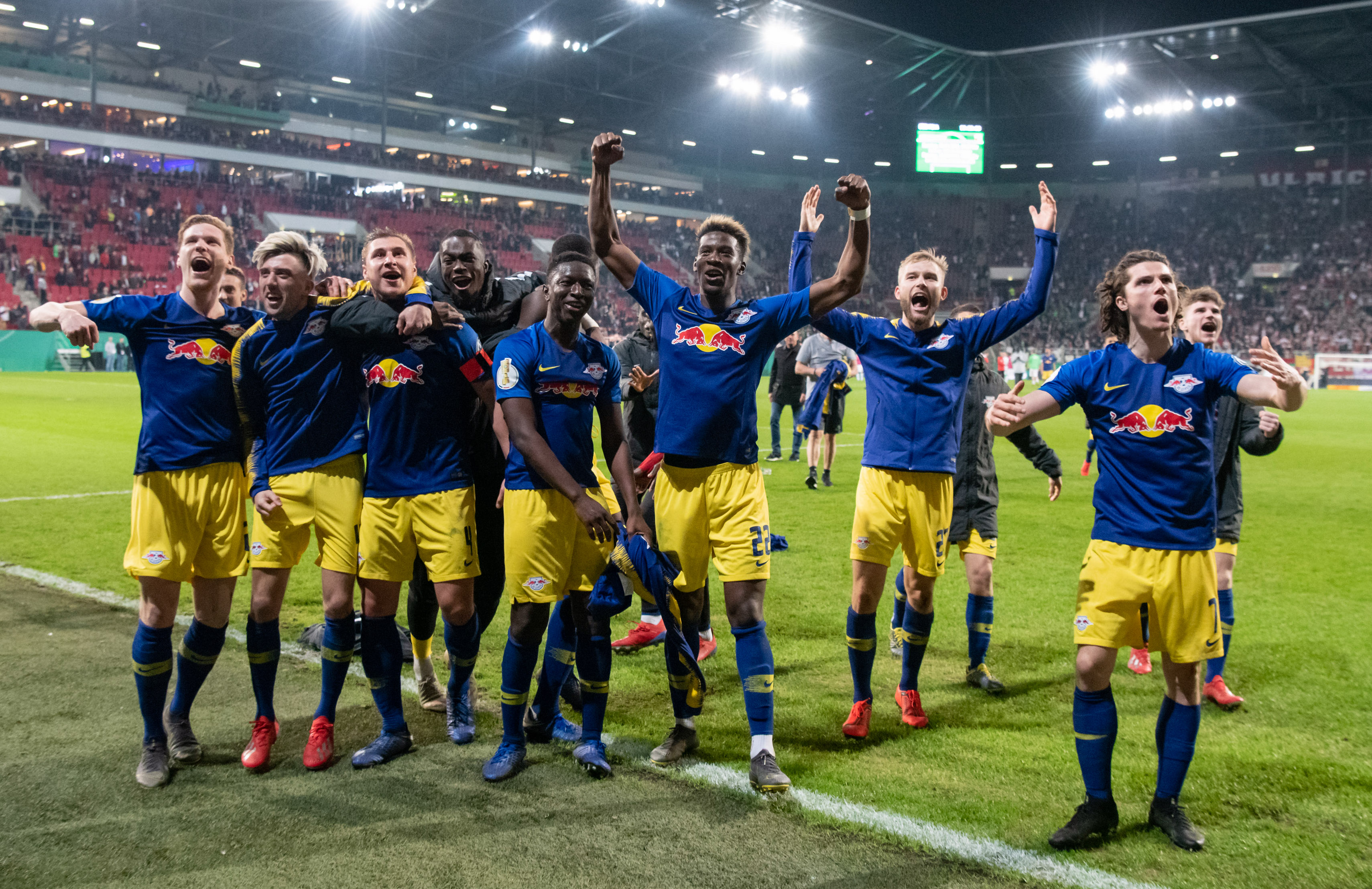 关于莱比锡战术调整取胜，顺利晋级下一轮的信息