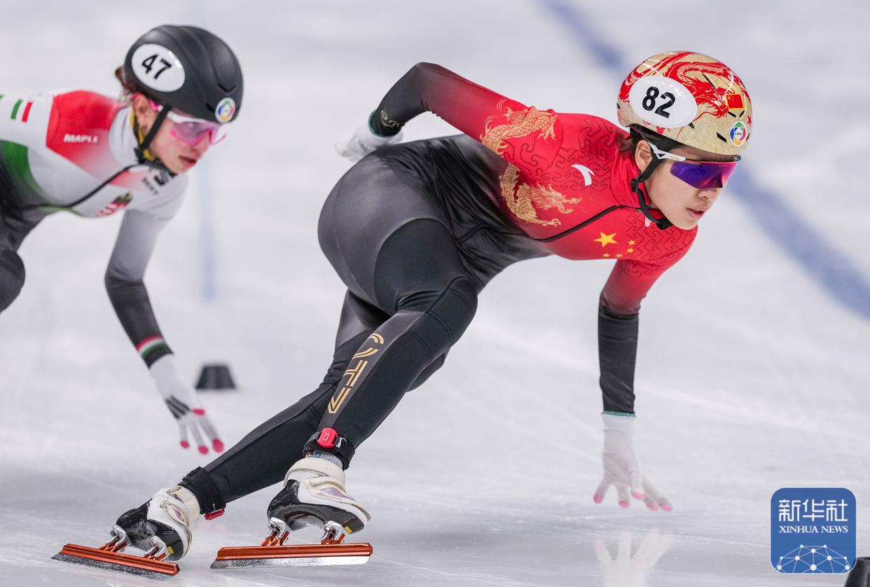 短道速滑冠军掌握技巧要领，领先一步