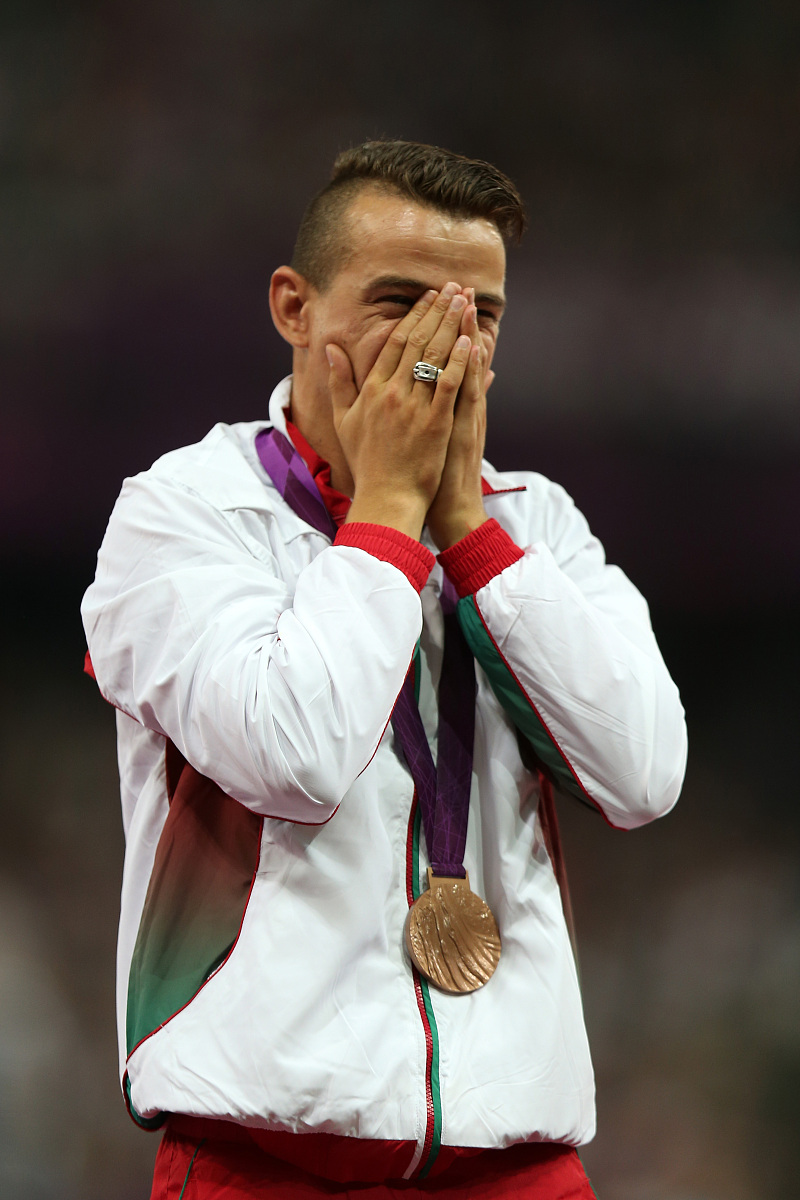 西班牙射击选手勇夺金牌，实现突破