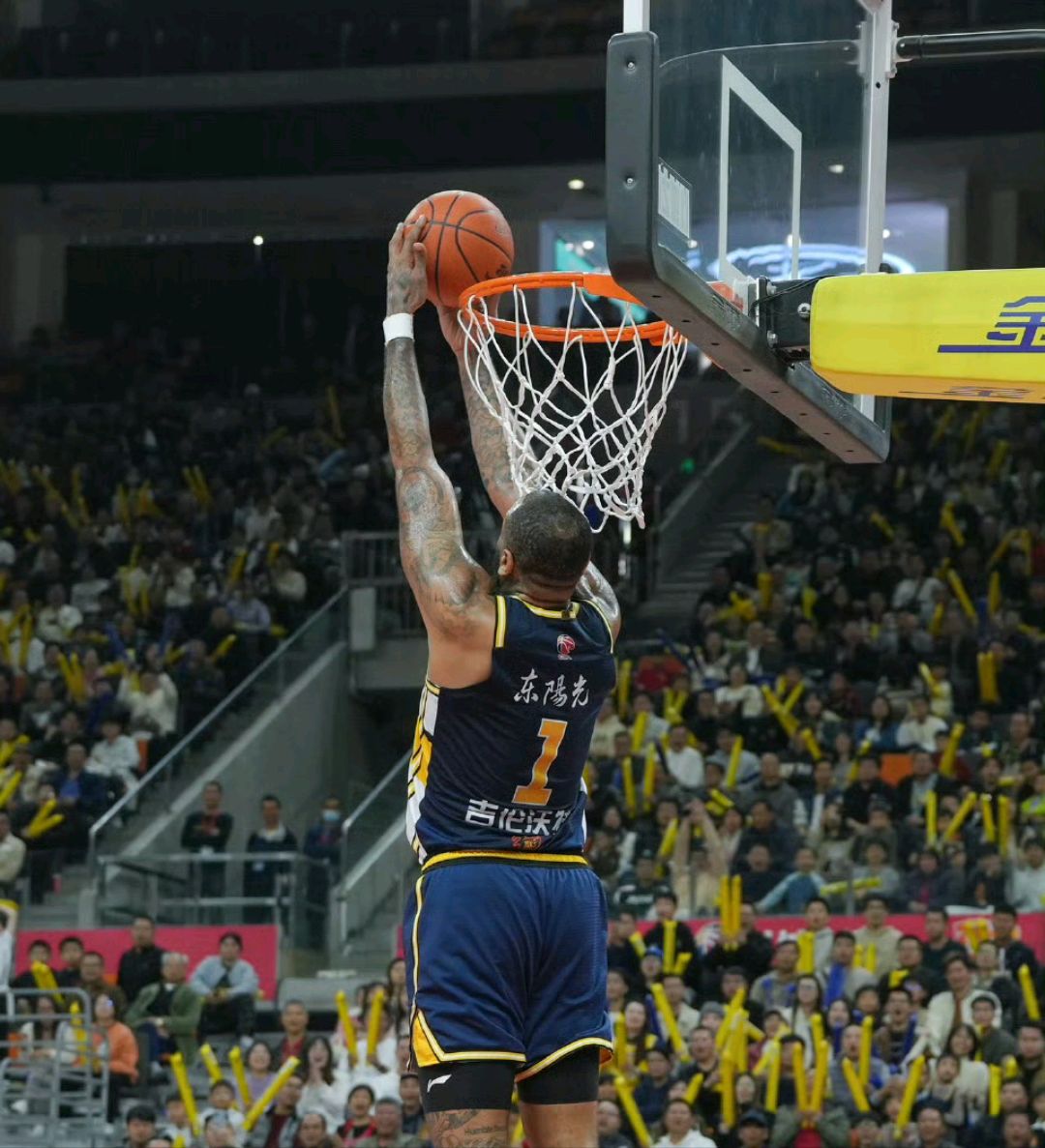 澳大利亚男篮绝地反击爵士，费沃斯高光表现的简单介绍