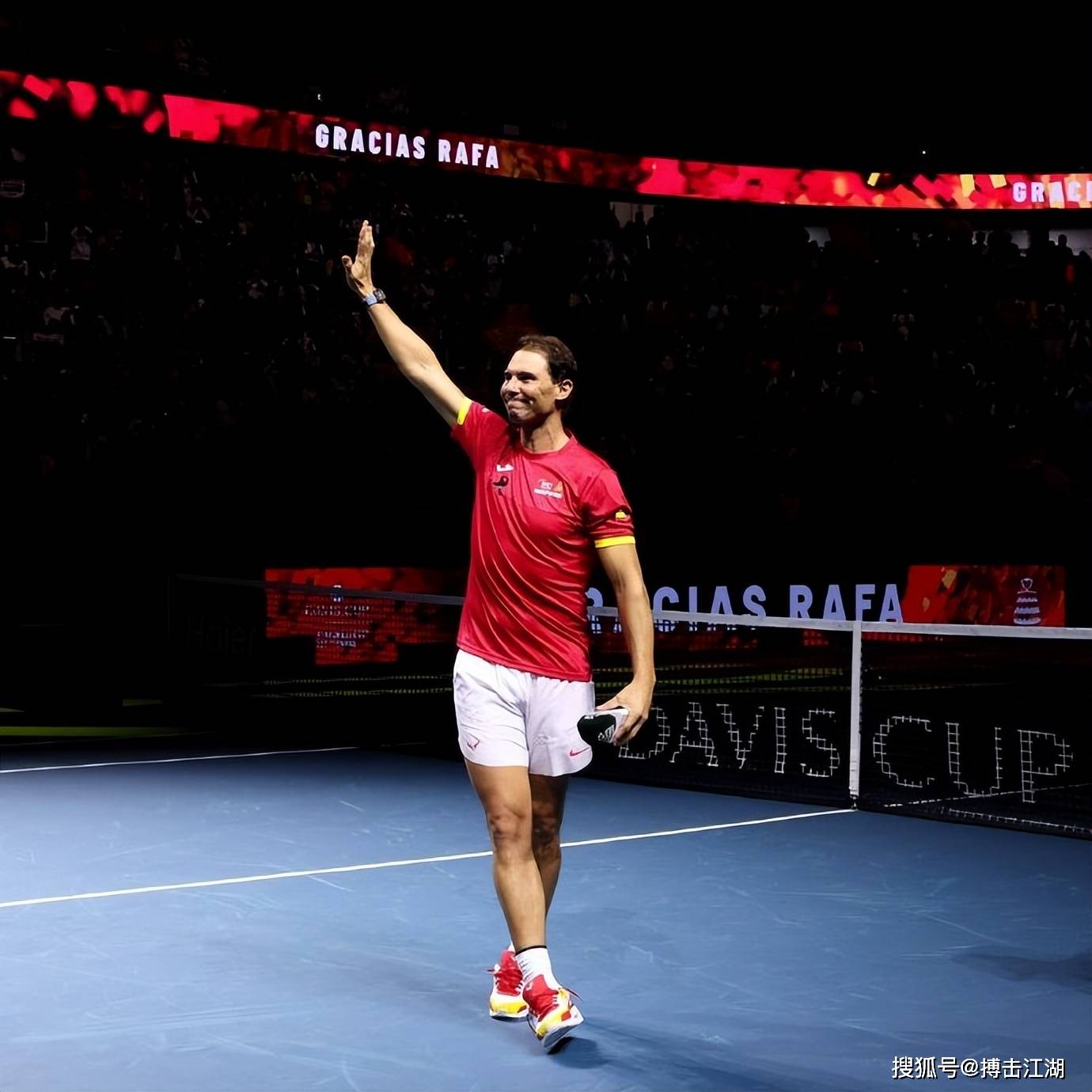 包含拉沃尔杯碾压美网，西西帕斯刷新纪录的词条