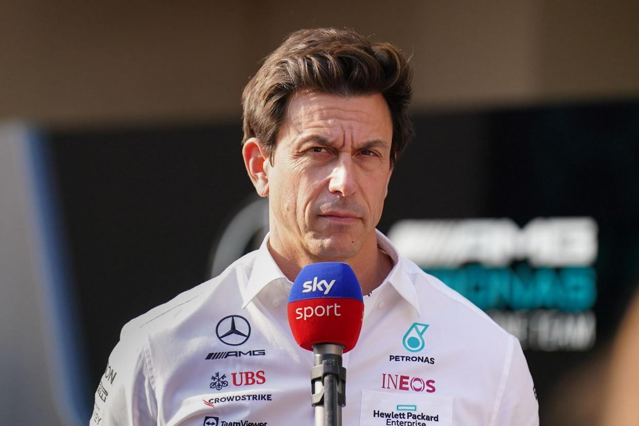 梅赛德斯力克威廉姆斯，佩雷兹带队取胜